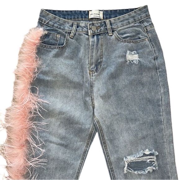 Women's Blue Distressed Ankle Length
Jeans(Size Large) - Picture 6 of 10